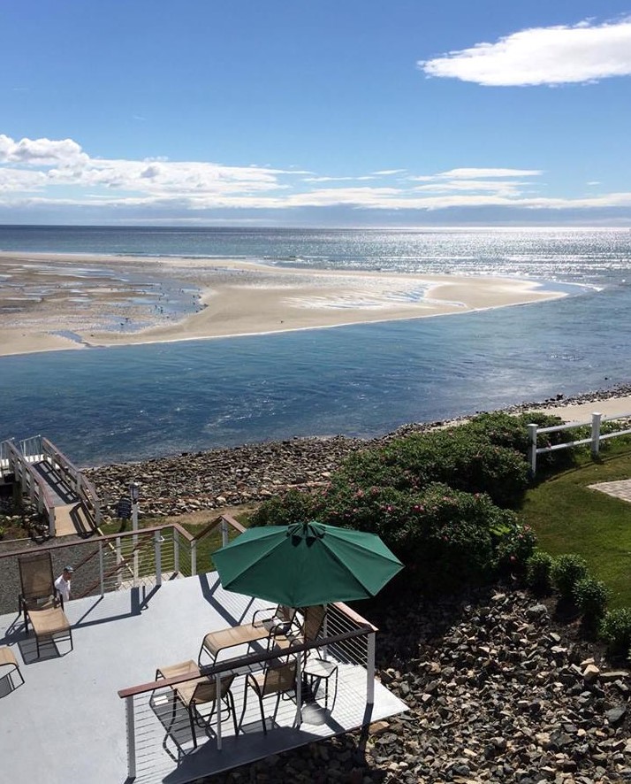 AndreMJune2016-2 (2) View of small deck and ocean from upper level