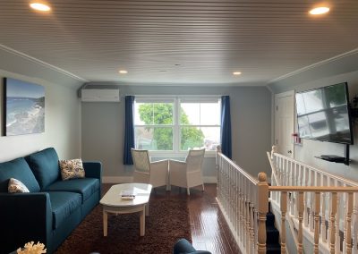 Broad ocean view and bright lighting.