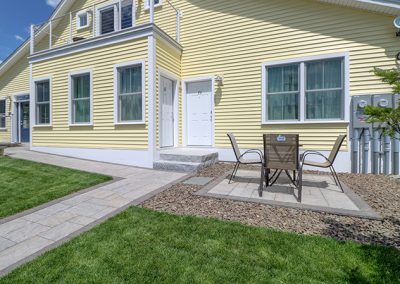 Designated seating area for Room 73, and entrances to Rooms 72 and 73.