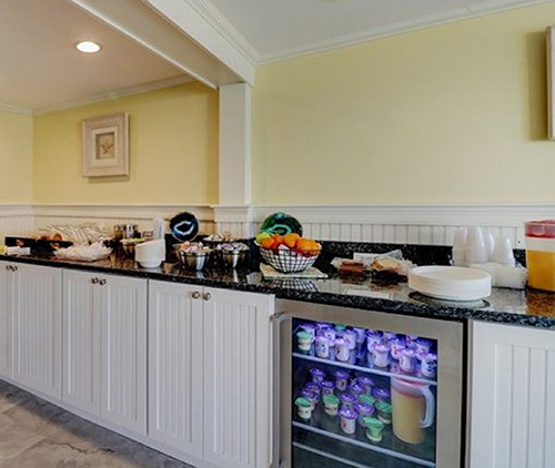 Ogunquit Maine Motel Continental Breakfast